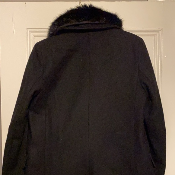 black coat with fur - Picture 4 of 4